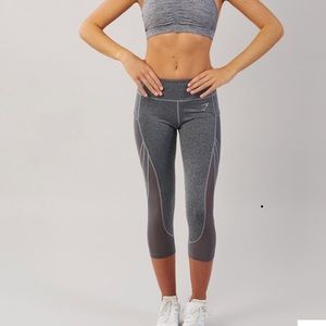 Sleek sculpture Gymshark gray cropped leggings